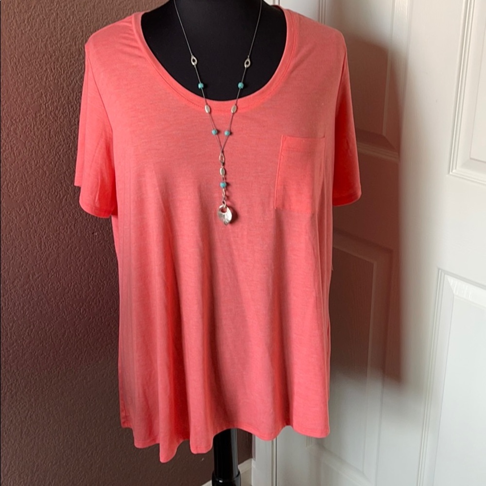 Plus Size 22/24 top by Avenue, NWT